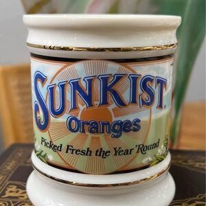 The Corner Store Franklin Porcelain Mug Collection, Sunkist Oranges 1985